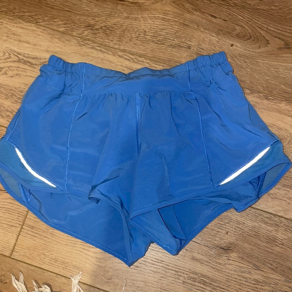 LuluLemon Blue Nile Hotty Hot Shorts 2.5 Inch